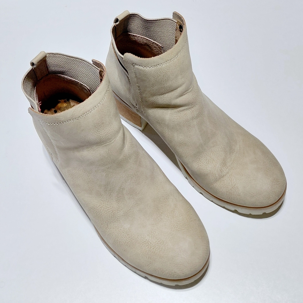 KORKS Women's Elsie Cream Ankle Slip On Boots - 10M